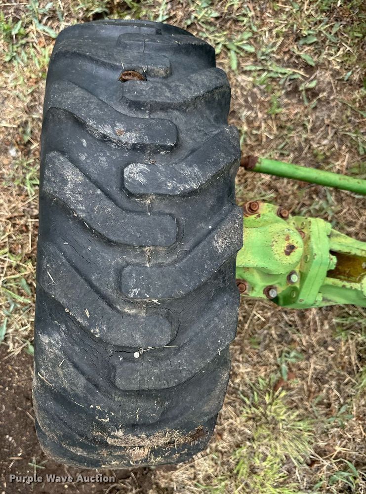 image for item EQ4841 John Deere 950 MFWD tractor