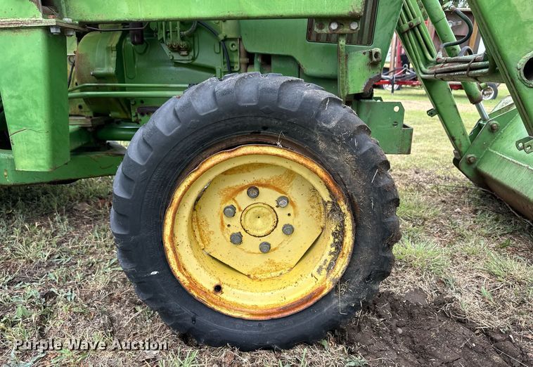 image for item EQ4841 John Deere 950 MFWD tractor
