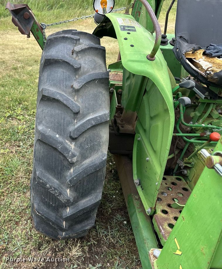 image for item EQ4841 John Deere 950 MFWD tractor