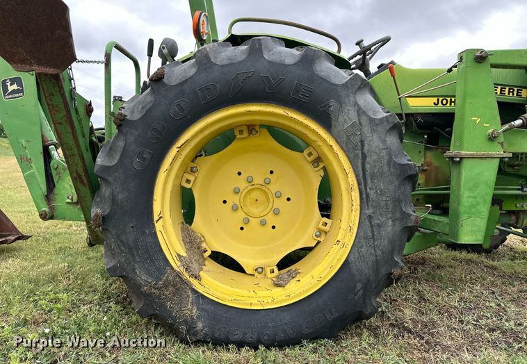 image for item EQ4841 John Deere 950 MFWD tractor