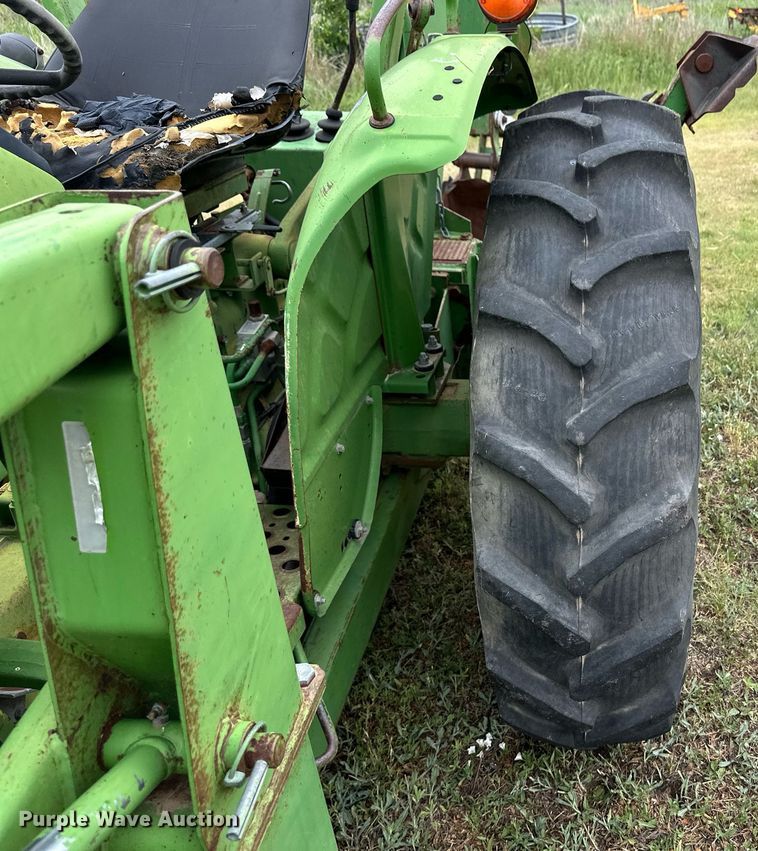 image for item EQ4841 John Deere 950 MFWD tractor