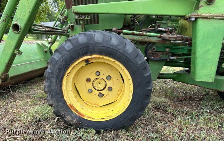 image for item EQ4841 John Deere 950 MFWD tractor