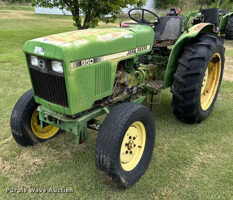 image for item EQ4842 1980 John Deere 950 tractor