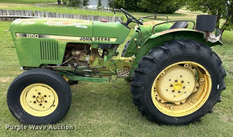 image for item EQ4842 1980 John Deere 950 tractor