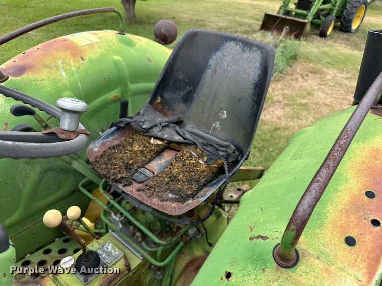 image for item EQ4842 1980 John Deere 950 tractor