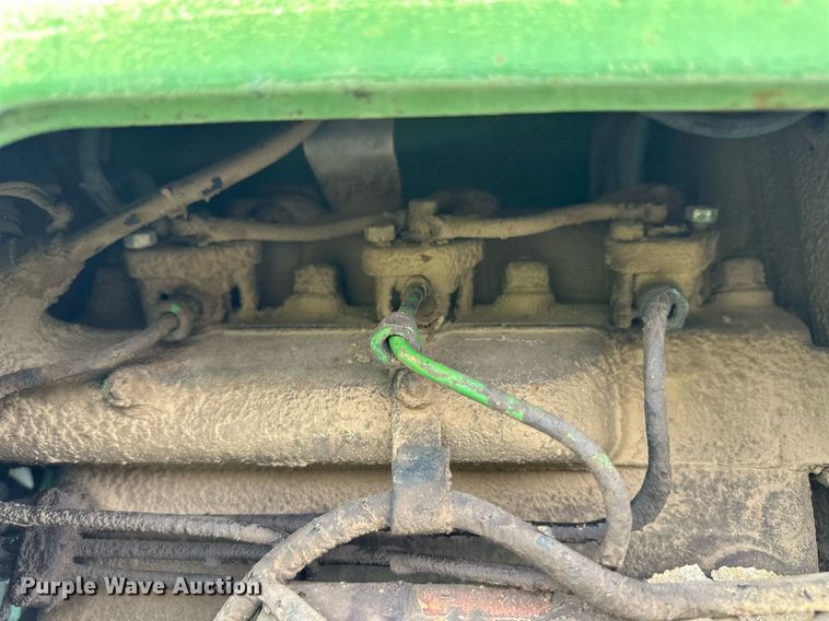 image for item EQ4842 1980 John Deere 950 tractor