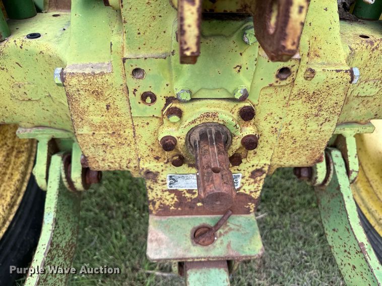 image for item EQ4842 1980 John Deere 950 tractor