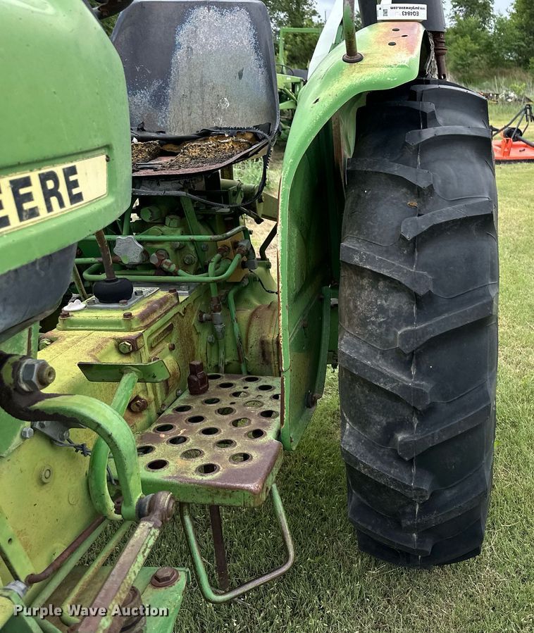 image for item EQ4842 1980 John Deere 950 tractor