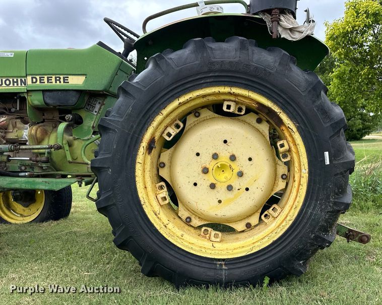 image for item EQ4842 1980 John Deere 950 tractor