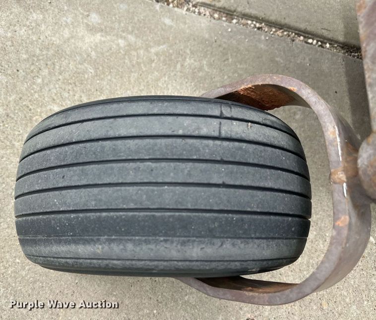 image for item EQ4850 Grasshopper 727K ZTR lawn mower