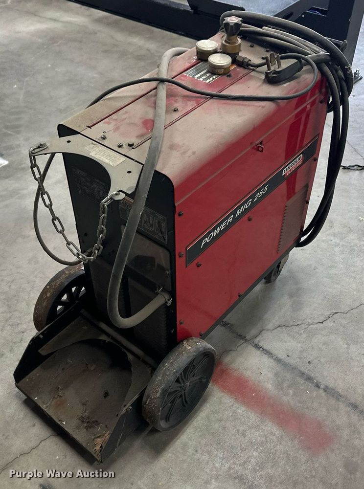 image for item EQ4852 Lincoln Electric Power Mig 255 welder