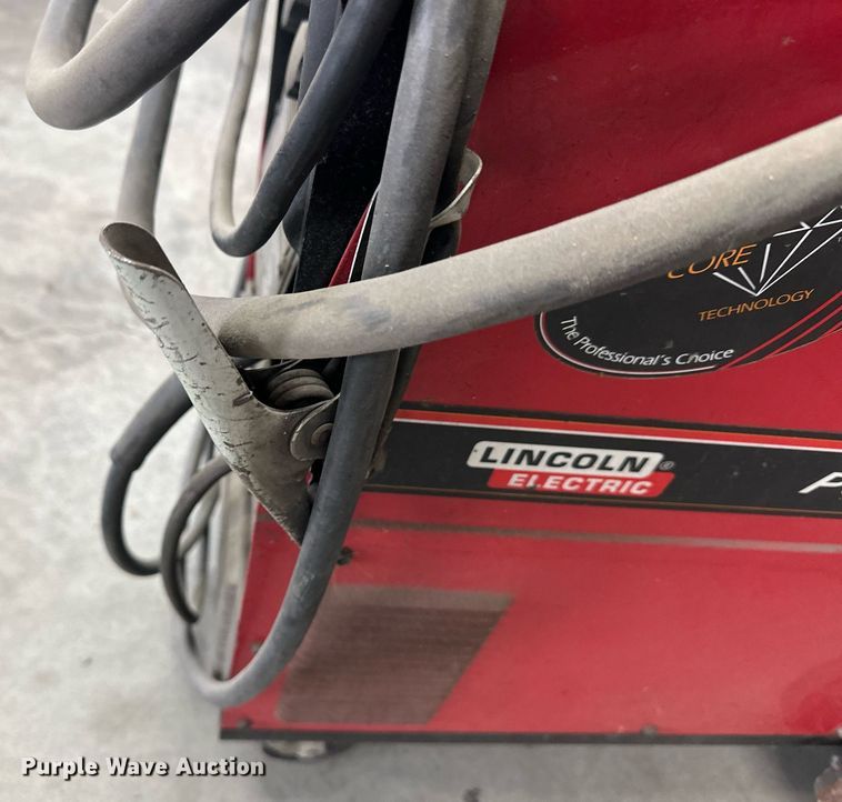 image for item EQ4852 Lincoln Electric Power Mig 255 welder