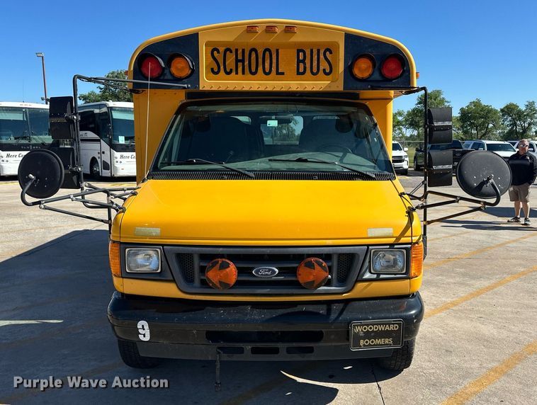 image for item EQ4863 2006 Ford E350 Super Duty school bus