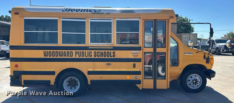 image for item EQ4863 2006 Ford E350 Super Duty school bus