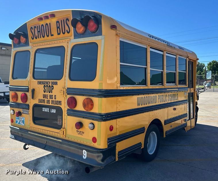 image for item EQ4863 2006 Ford E350 Super Duty school bus