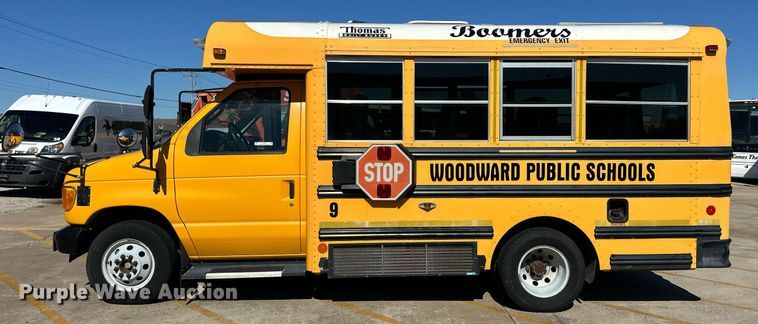 image for item EQ4863 2006 Ford E350 Super Duty school bus