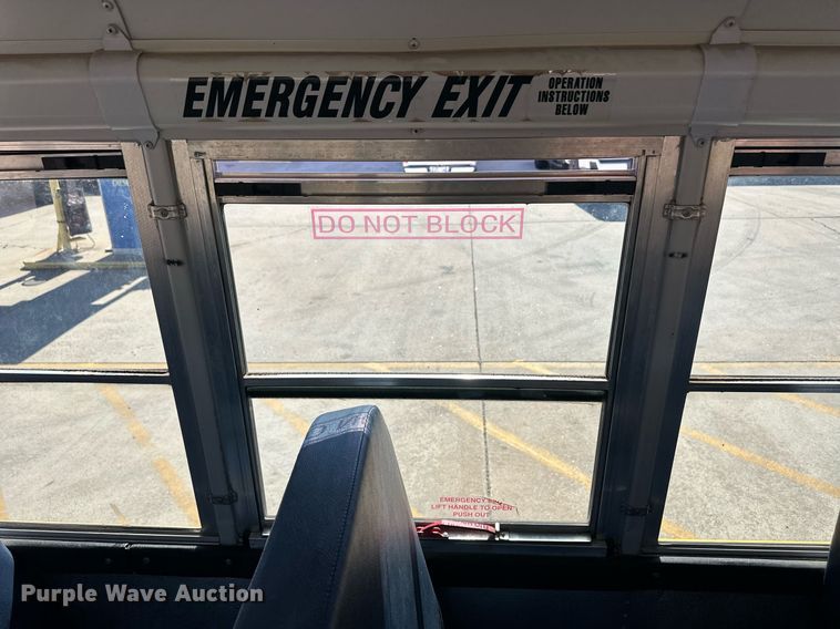 image for item EQ4863 2006 Ford E350 Super Duty school bus