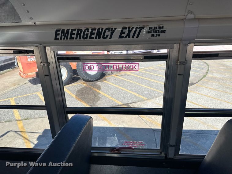 image for item EQ4863 2006 Ford E350 Super Duty school bus