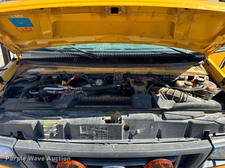 image for item EQ4863 2006 Ford E350 Super Duty school bus
