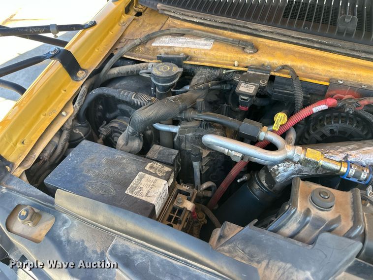 image for item EQ4863 2006 Ford E350 Super Duty school bus