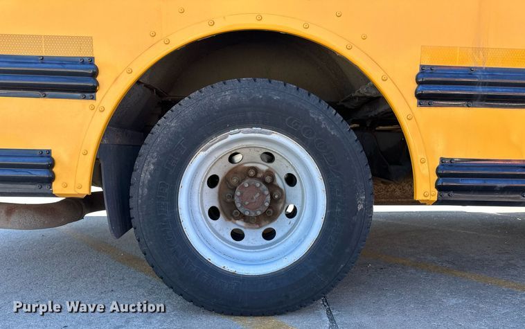 image for item EQ4863 2006 Ford E350 Super Duty school bus