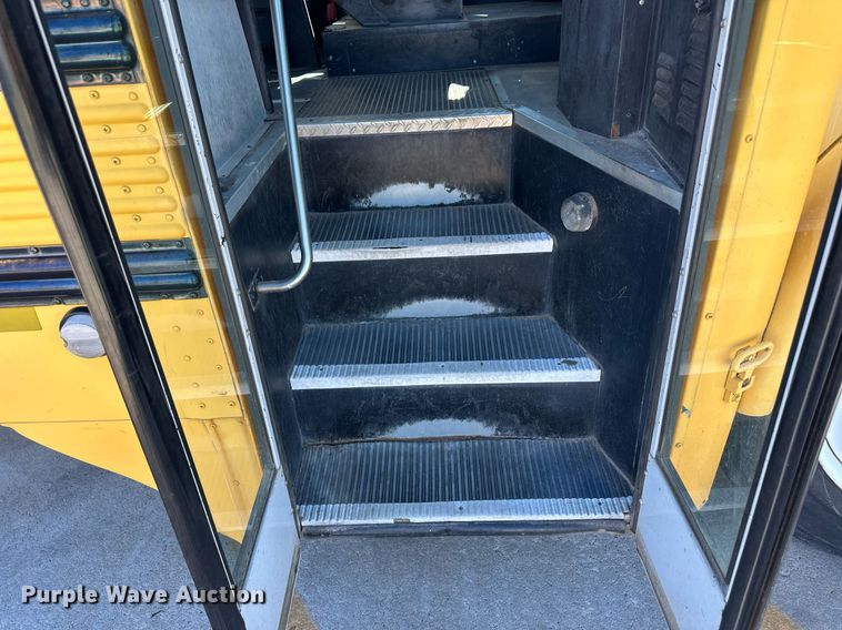 image for item EQ4864 2000 Freightliner FS65 school bus