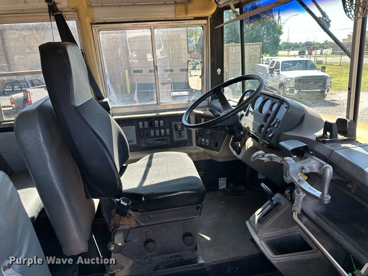 image for item EQ4864 2000 Freightliner FS65 school bus