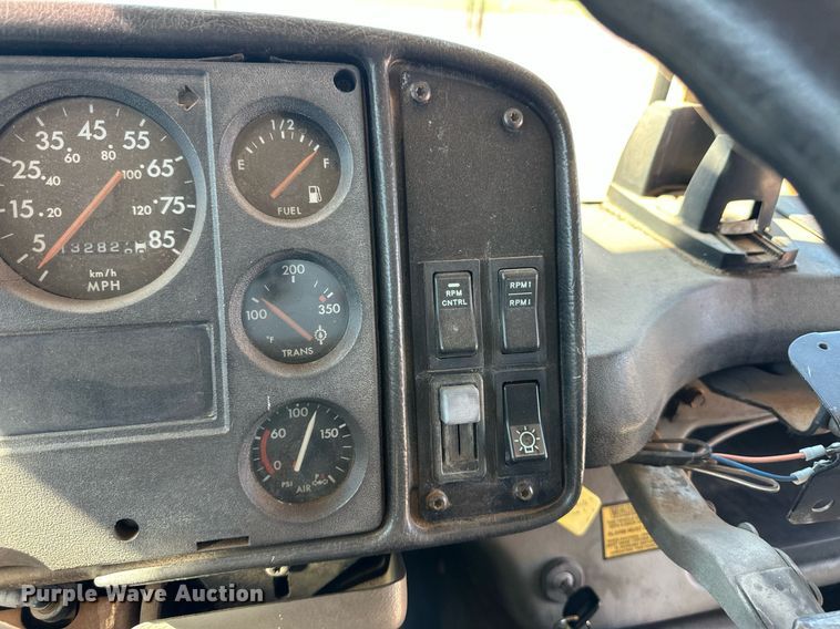 image for item EQ4864 2000 Freightliner FS65 school bus