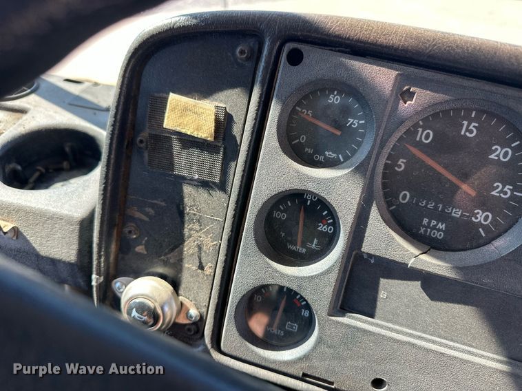 image for item EQ4864 2000 Freightliner FS65 school bus