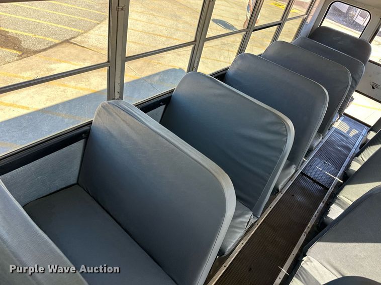 image for item EQ4864 2000 Freightliner FS65 school bus