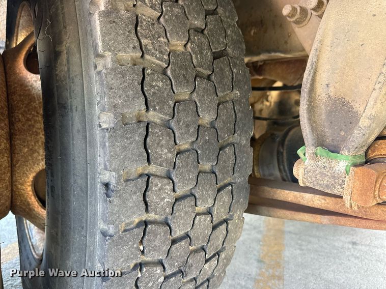 image for item EQ4864 2000 Freightliner FS65 school bus