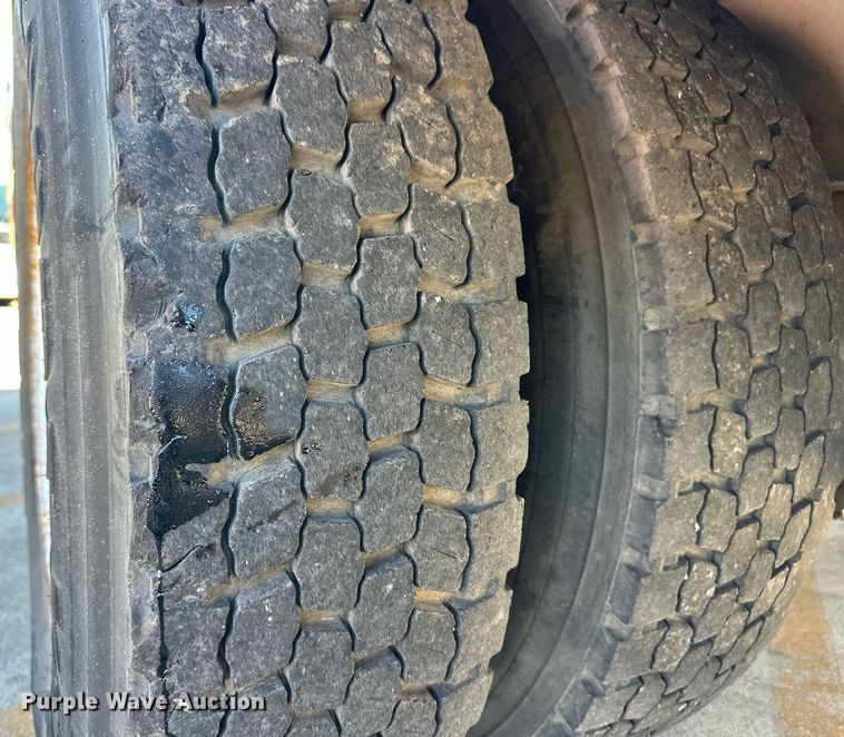 image for item EQ4864 2000 Freightliner FS65 school bus