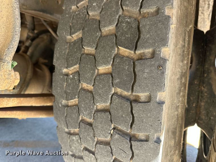 image for item EQ4864 2000 Freightliner FS65 school bus