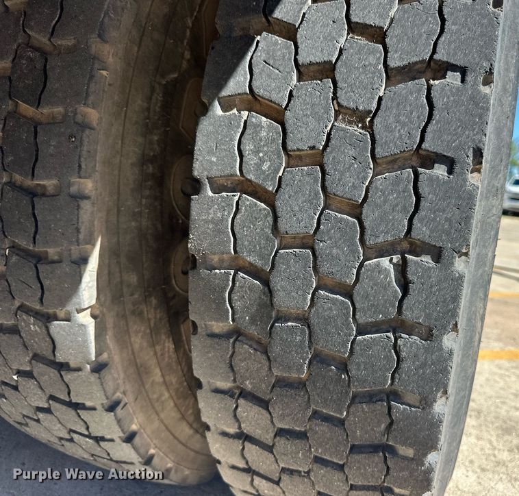 image for item EQ4864 2000 Freightliner FS65 school bus