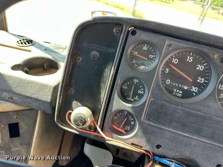 image for item EQ4866 2000 Freightliner FS65 school bus