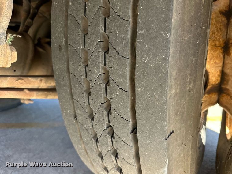 image for item EQ4866 2000 Freightliner FS65 school bus