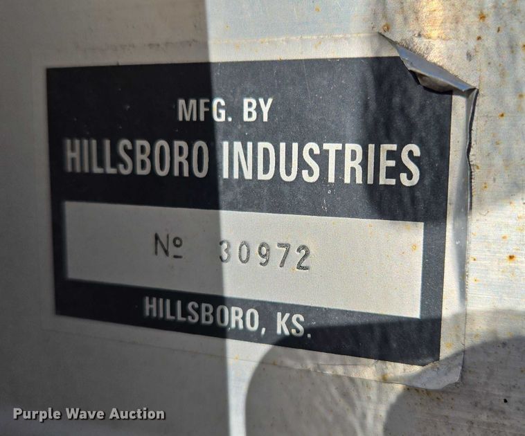 image for item EQ6553 2014 Ford F550 XL Super Duty dump flatbed truck