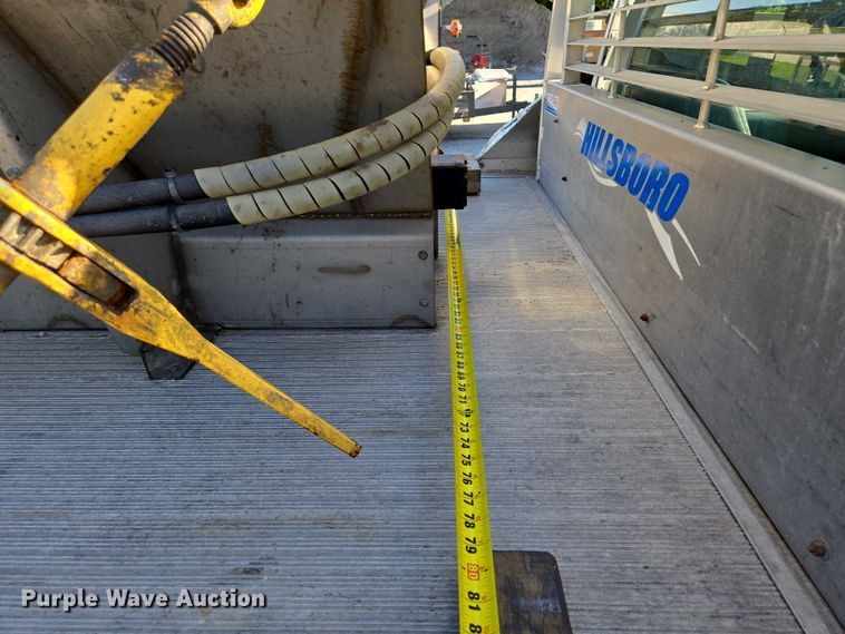 image for item EQ6553 2014 Ford F550 XL Super Duty dump flatbed truck