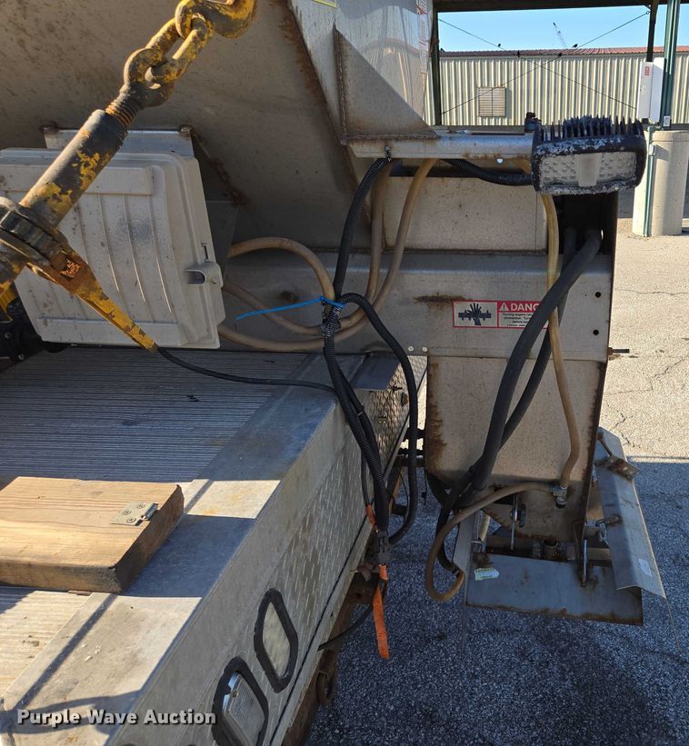 image for item EQ6553 2014 Ford F550 XL Super Duty dump flatbed truck