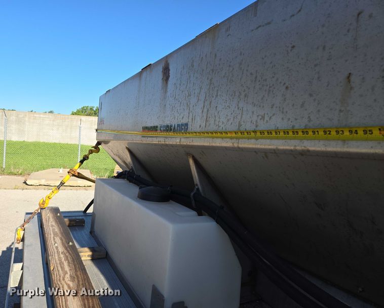 image for item EQ6553 2014 Ford F550 XL Super Duty dump flatbed truck