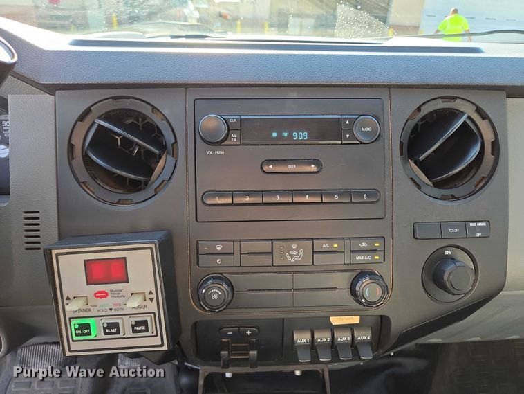 image for item EQ6553 2014 Ford F550 XL Super Duty dump flatbed truck