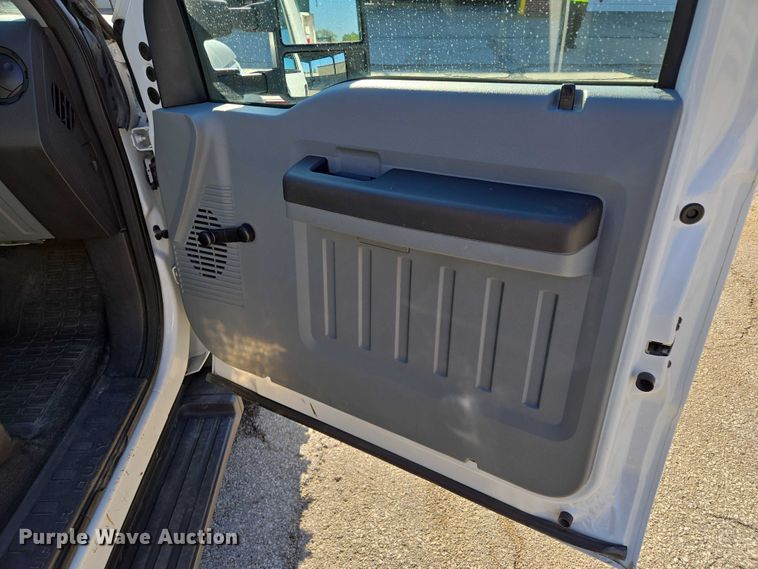 image for item EQ6553 2014 Ford F550 XL Super Duty dump flatbed truck