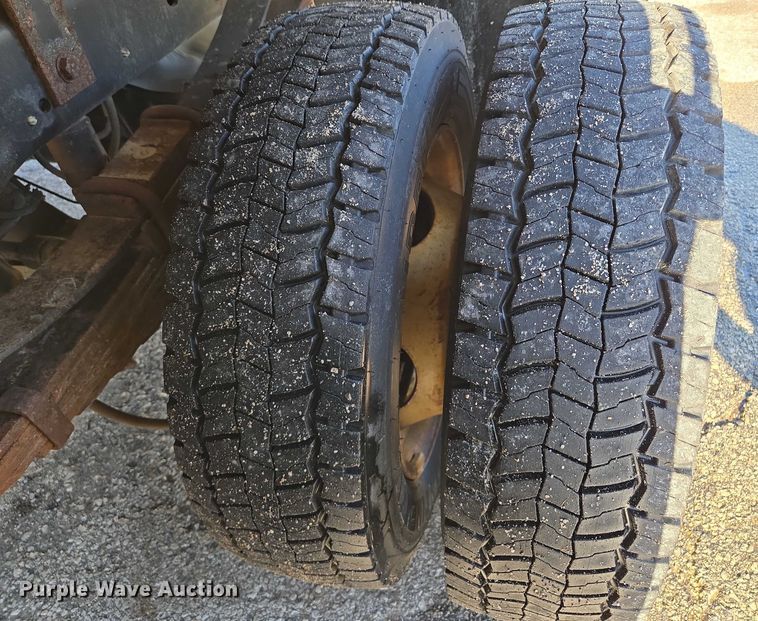 image for item EQ6553 2014 Ford F550 XL Super Duty dump flatbed truck