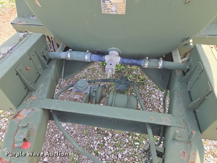 image for item EQ6965 1979 Southwest tank trailer