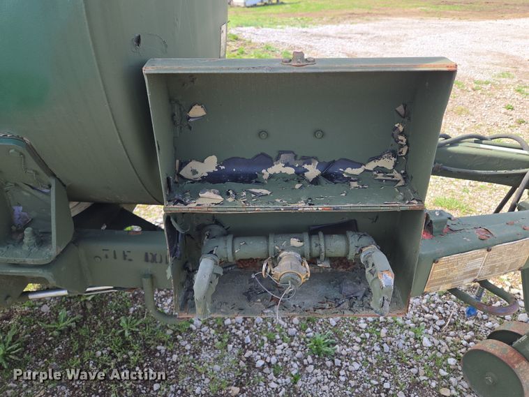 image for item EQ6965 1979 Southwest tank trailer