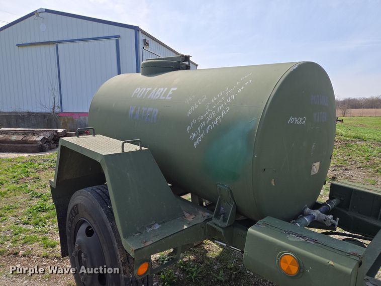 image for item EQ6965 1979 Southwest tank trailer