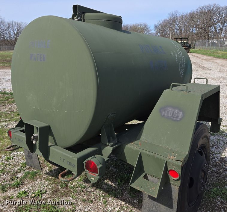 image for item EQ6965 1979 Southwest tank trailer