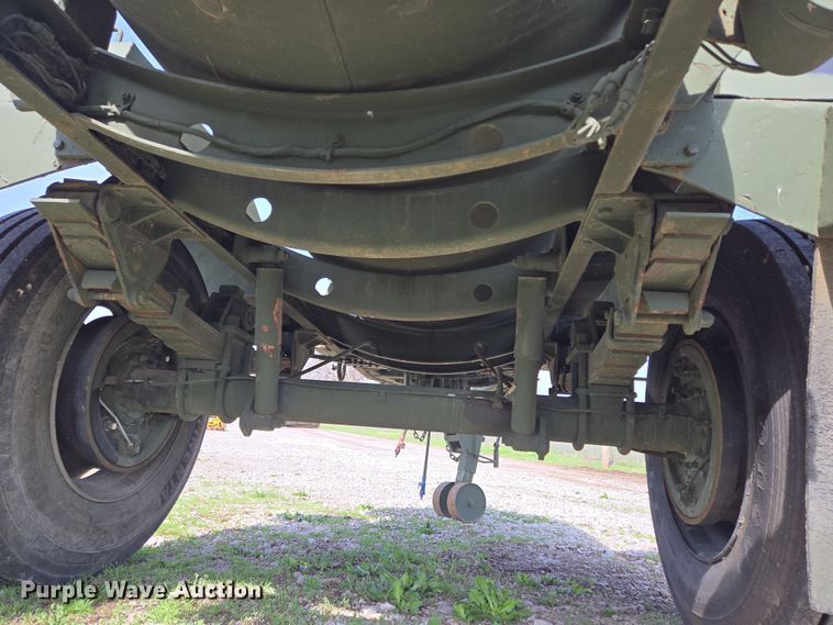 image for item EQ6965 1979 Southwest tank trailer