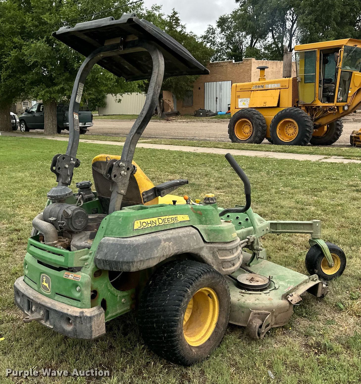 東芝 - ＤＥＥＰ　ＲＩＶＥＲ John Deere Z930A ZTR lawn mower in Booker, TX | Item EQ4827