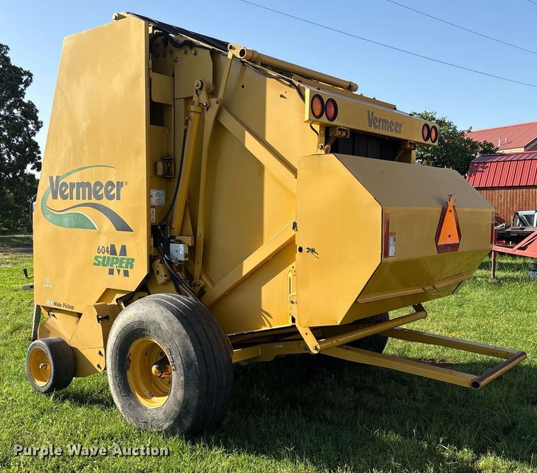 image for item DM1901 2009 Vermeer 604SM round baler